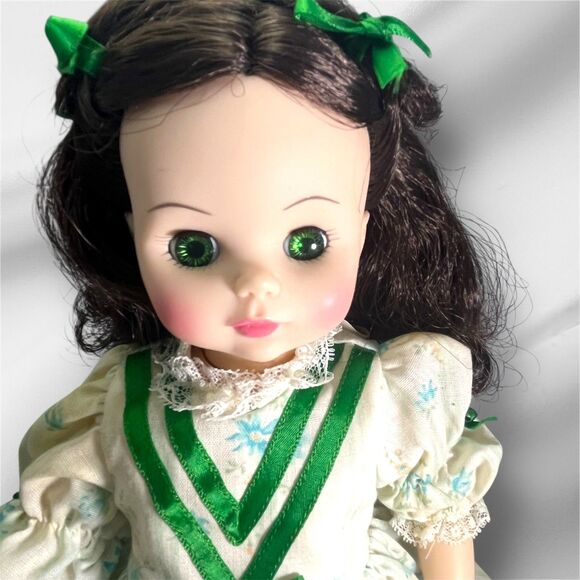 Scarlett By Madame Alexander 14” Doll, Gone With The Wind, Brunette, Green Eyes - Picture 2 of 15